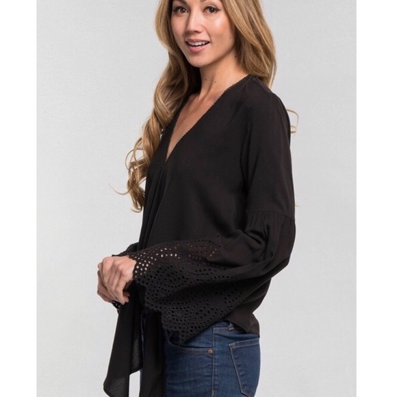 Last 1! 🌟Black Tie Front Bell Sleeve Top - Picture 5 of 8